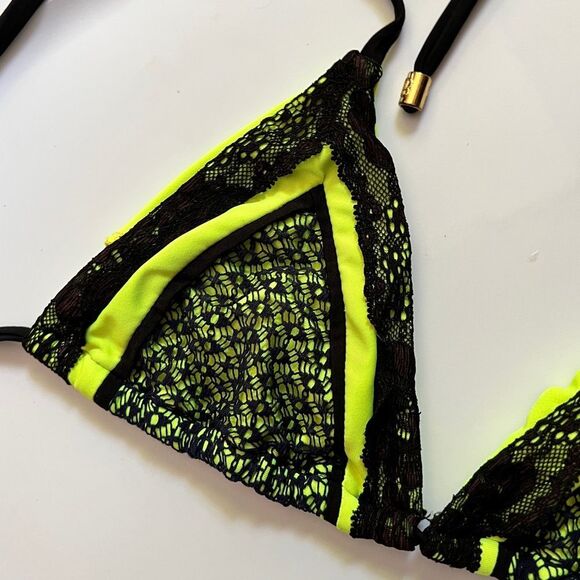 Beach Bunny Bikini Top - Picture 3 of 5